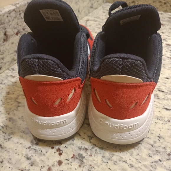 Limited Edition Adidas Sneakers Size 5.5 US - Picture 4 of 6